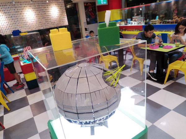 【台北 小巨蛋站】BRICK WORKS 樂高積木咖啡廳 @貝大小姐的多元心宇宙