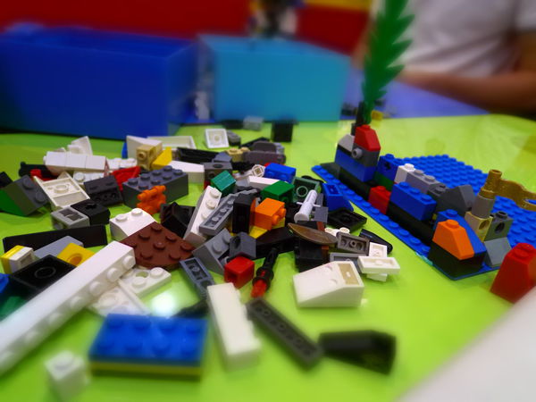 【台北 小巨蛋站】BRICK WORKS 樂高積木咖啡廳 @貝大小姐的多元心宇宙