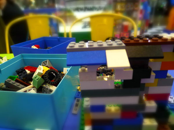 【台北 小巨蛋站】BRICK WORKS 樂高積木咖啡廳 @貝大小姐的多元心宇宙
