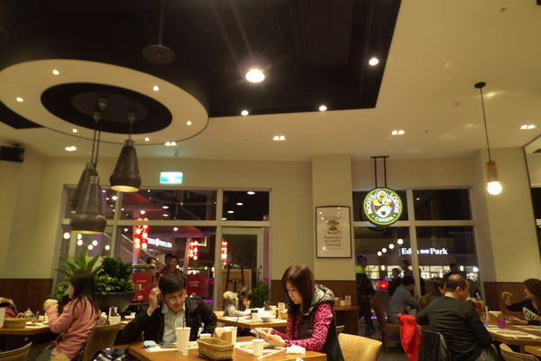 【桃園 高鐵桃園站】Roots Café 華泰名品城 @貝大小姐的多元心宇宙