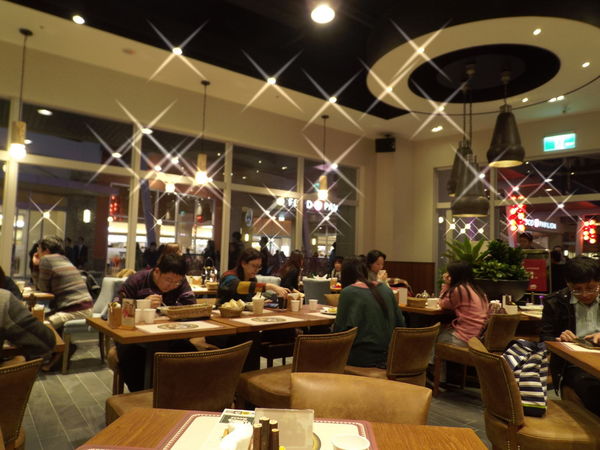 【桃園 高鐵桃園站】Roots Café 華泰名品城 @貝大小姐的多元心宇宙