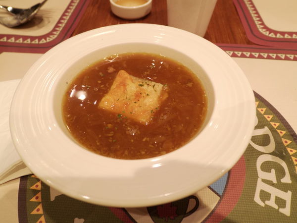 【桃園 高鐵桃園站】Roots Café 華泰名品城 @貝大小姐的多元心宇宙