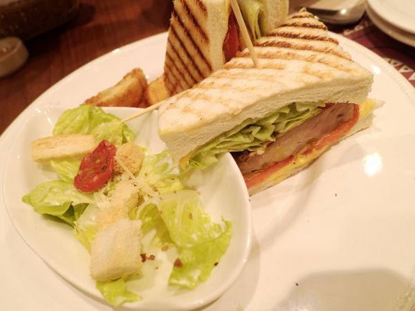 【桃園 高鐵桃園站】Roots Café 華泰名品城 @貝大小姐的多元心宇宙