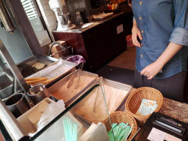 【台北 國父紀念館站美食】Street churros 幸福吉拿圈 旗艦店 @貝大小姐的多元心宇宙