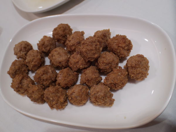 【台北 忠孝敦化站美食】圍爐酸菜白肉火鍋 @貝大小姐的多元心宇宙