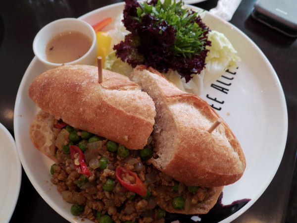 【台北 台北車站美食】咖啡弄 站前店 @貝大小姐的多元心宇宙