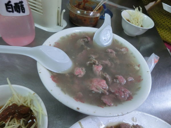【台南 中西區美食】國華街阿村牛肉湯 @貝大小姐的多元心宇宙