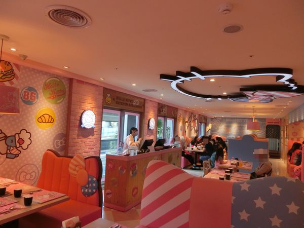 【台北 忠孝新生站美食】Hello Kitty 主題餐廳- Hello Kitty Kitchen And Dining @貝大小姐的多元心宇宙
