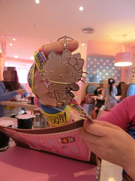 【台北 忠孝新生站美食】Hello Kitty 主題餐廳- Hello Kitty Kitchen And Dining @貝大小姐的多元心宇宙