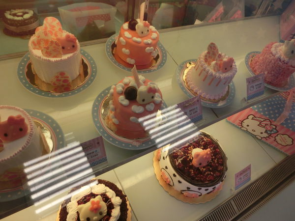【台北 忠孝新生站美食】Hello Kitty 主題餐廳- Hello Kitty Kitchen And Dining @貝大小姐的多元心宇宙