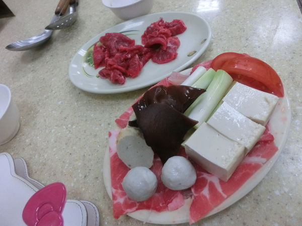 【台南 安平區美食】松大沙茶豬牛肉爐小吃店 慶平店 @貝大小姐的多元心宇宙