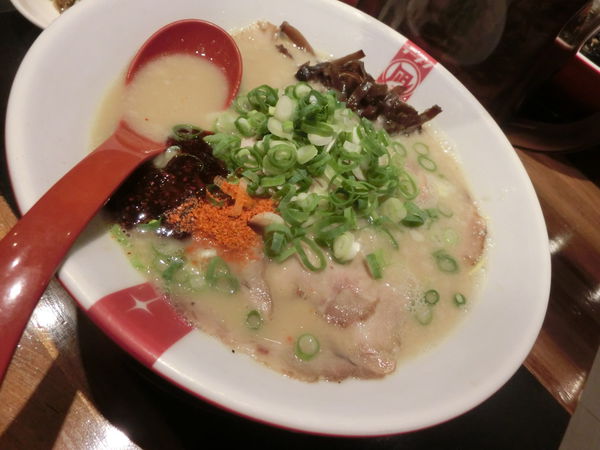 【台北 忠孝敦化站美食】ラーメン凪 Ramen Nagi 豚骨拉麵-仁愛店 @貝大小姐的多元心宇宙