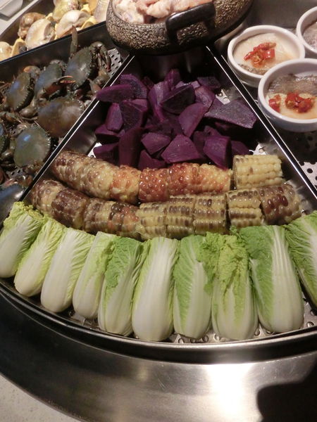 【台中 西區美食】炎香樓 巨籠宴 @貝大小姐的多元心宇宙