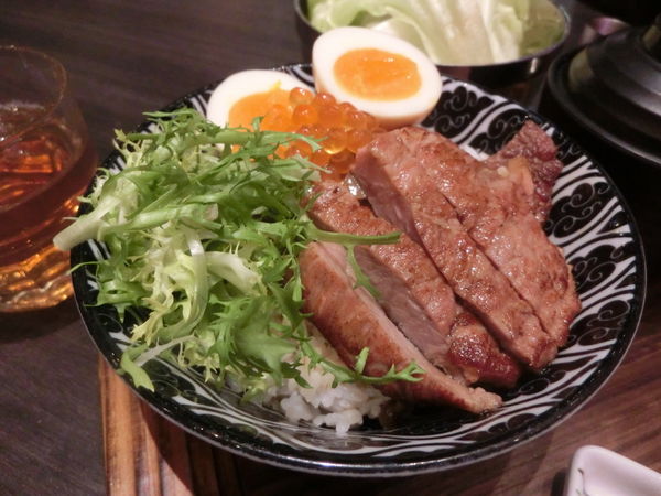 【台中 東區美食】開丼 燒肉vs丼飯 秀泰站前店 @貝大小姐的多元心宇宙