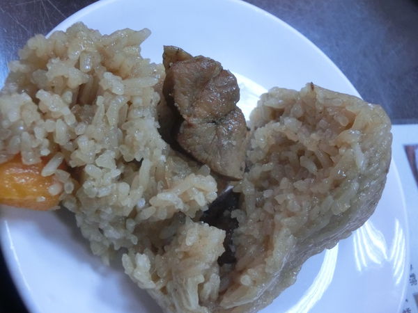 【新北 板橋站美食】燒肉粽大賣場 @貝大小姐的多元心宇宙