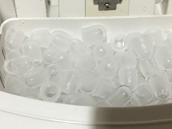 【小家電使用心得文】eNoska 義諾斯卡製冰機 ZB-18 @貝大小姐的多元心宇宙
