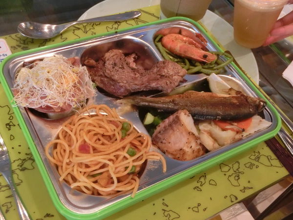 【台北 市府站美食】W Hotel The Kitchen Table 西餐廳 @貝大小姐的多元心宇宙