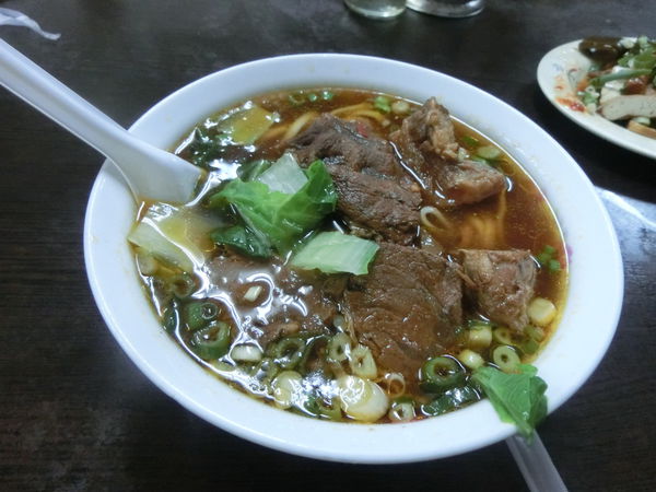 【台北 永春站美食】小陳牛肉麵 @貝大小姐的多元心宇宙