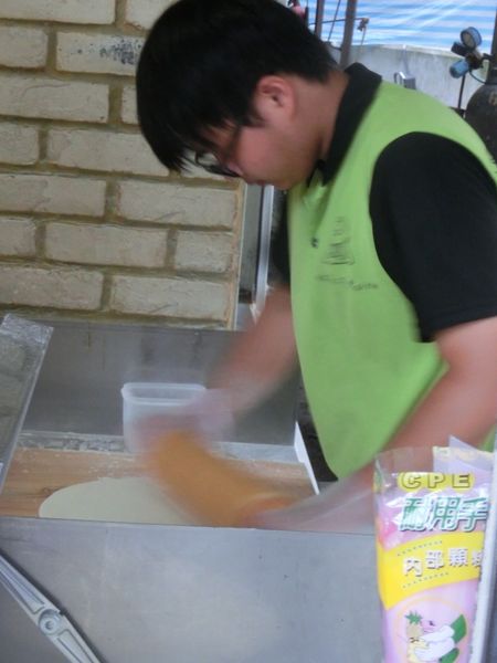 【新北 餐車美食】KK窯烤披薩 @貝大小姐的多元心宇宙
