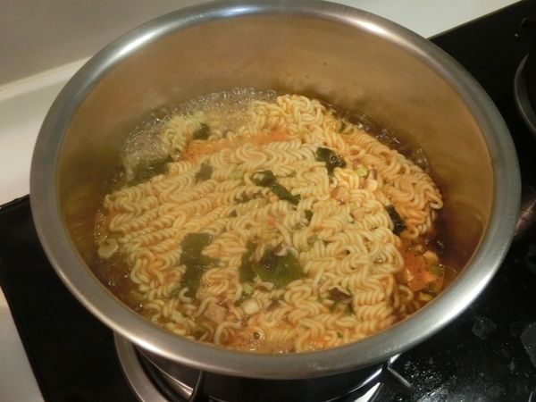 【網購美食】龍蝦風味馬鈴薯泡麵 @貝大小姐的多元心宇宙