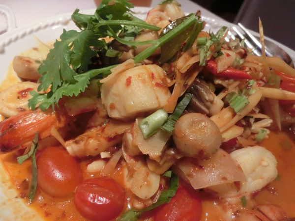 【台北 小巨蛋站美食】Thai &#038; Thai泰式餐廳 @貝大小姐的多元心宇宙