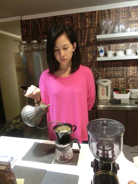 【高雄 三多商圈站咖啡】咖啡小室二手良品 @貝大小姐的多元心宇宙