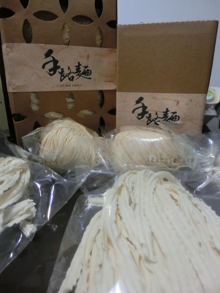 【網購美食】優墾產銷商行 古麻台灣頂級100%冷壓純黑芝麻油、古麻台灣頂級 100%冷壓純白芝麻油、海三小XO醬系列、手路麵以及手路麵線 @貝大小姐的多元心宇宙