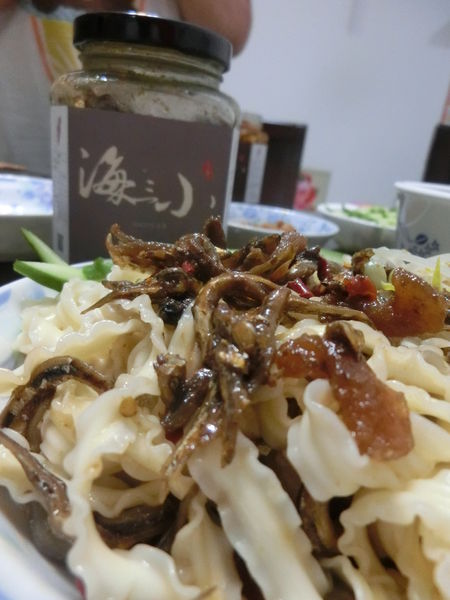 【網購美食】優墾產銷商行 古麻台灣頂級100%冷壓純黑芝麻油、古麻台灣頂級 100%冷壓純白芝麻油、海三小XO醬系列、手路麵以及手路麵線 @貝大小姐的多元心宇宙