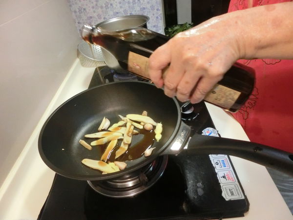 【網購美食】優墾產銷商行 古麻台灣頂級100%冷壓純黑芝麻油、古麻台灣頂級 100%冷壓純白芝麻油、海三小XO醬系列、手路麵以及手路麵線 @貝大小姐的多元心宇宙