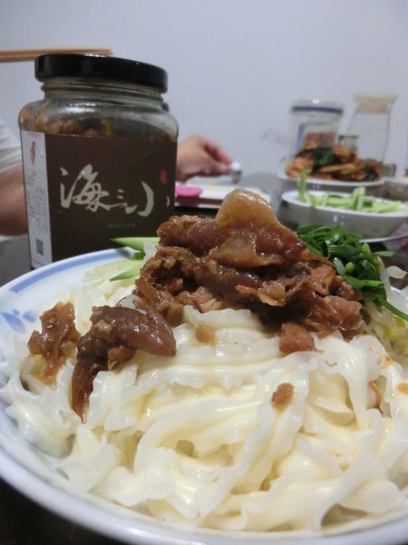 【網購美食】優墾產銷商行 古麻台灣頂級100%冷壓純黑芝麻油、古麻台灣頂級 100%冷壓純白芝麻油、海三小XO醬系列、手路麵以及手路麵線 @貝大小姐的多元心宇宙