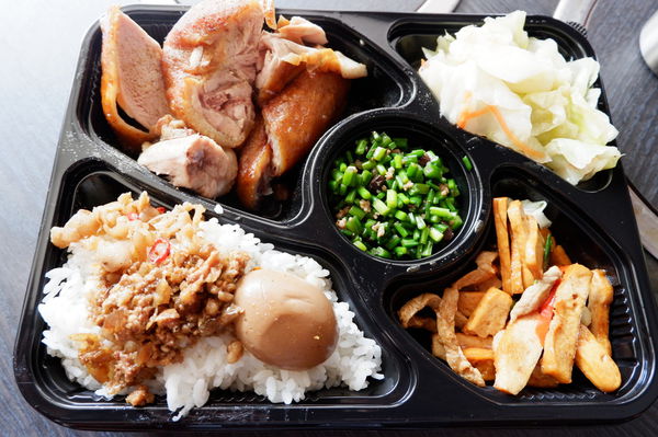 【台北 中山國小站美食】皇饗甘蔗雞便當專賣店 @貝大小姐的多元心宇宙