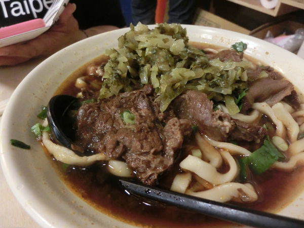 【台北 忠孝新生站美食】銀記手擀刀切牛肉麵 @貝大小姐的多元心宇宙