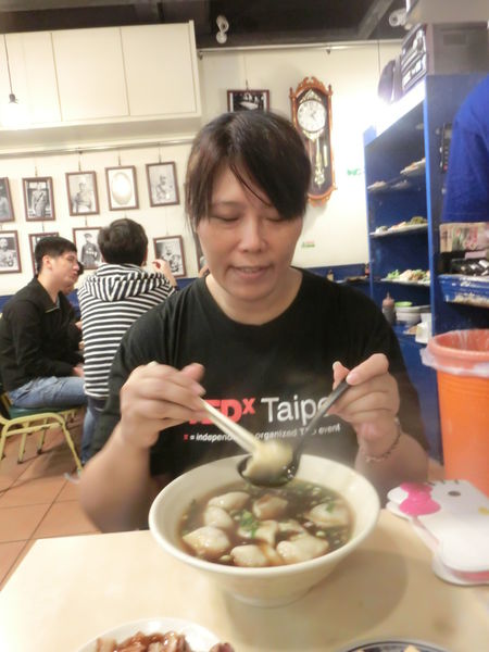 【台北 忠孝新生站美食】銀記手擀刀切牛肉麵 @貝大小姐的多元心宇宙