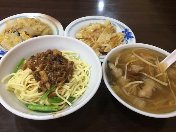 【台北 六張犂站美食】圓環肉羹滷肉飯 @貝大小姐的多元心宇宙
