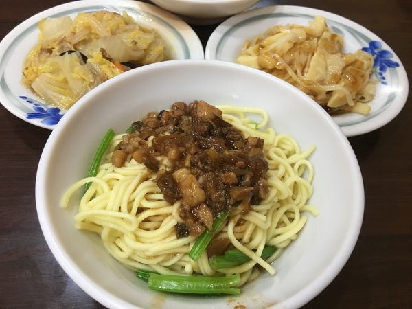 【台北 六張犂站美食】圓環肉羹滷肉飯 @貝大小姐的多元心宇宙