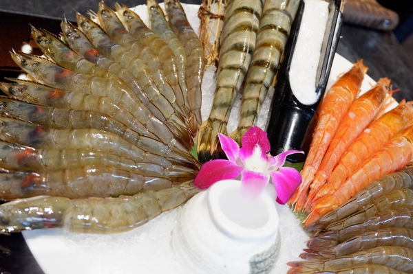 【桃園 長庚醫院站美食】 捌圓堂環球A8店-和牛龍蝦帝王蟹鍋物專賣店 @貝大小姐的多元心宇宙