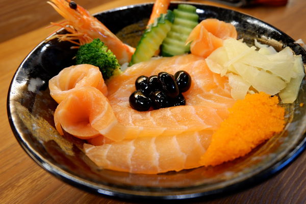 【基隆 仁愛市場】鈺刺身丼 仁愛市場d43 @貝大小姐的多元心宇宙
