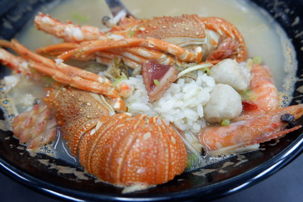 【台中 豐原美食】江湖客棧鱘龍魚龍蝦海鮮粥 @貝大小姐的多元心宇宙