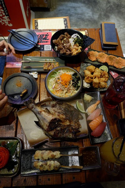 【新竹 東區美食】初恋燒日料餐酒館 Izakaya Bar @貝大小姐的多元心宇宙