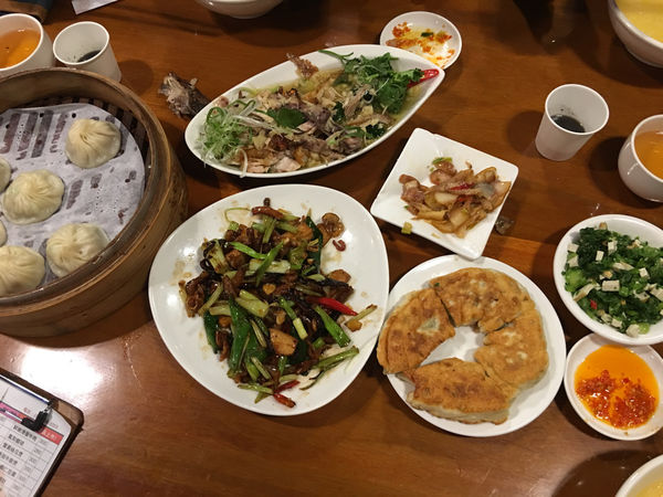 【台北 中正紀念堂站美食】盛園絲瓜小籠湯包 @貝大小姐的多元心宇宙