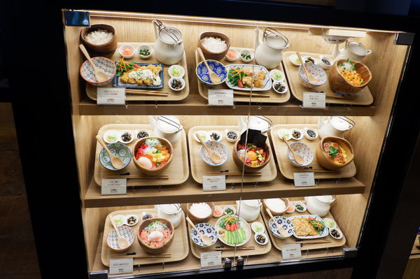 【日本 福岡市博多區】こめらく茶泡飯 博多車站店．こめらく贅沢な、お茶漬け日和。博多デイトス店 @貝大小姐的多元心宇宙