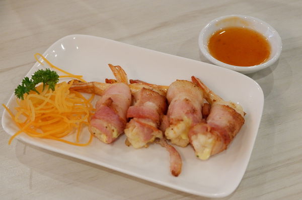 【泰國 曼谷美食】Laem Charoen Home Cafe @貝大小姐的多元心宇宙