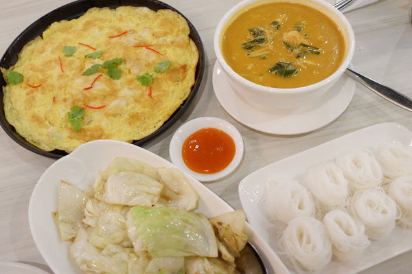 【泰國 曼谷美食】Laem Charoen Home Cafe @貝大小姐的多元心宇宙