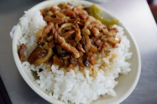 【台北 中正紀念堂站美食】金峰魯肉飯 @貝大小姐的多元心宇宙