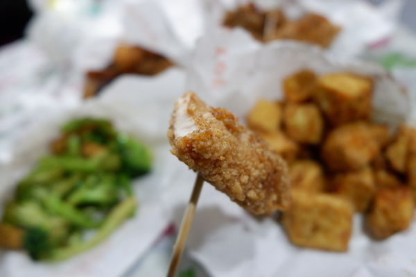 【台中 西區美食】熊掌香雞排 @貝大小姐的多元心宇宙