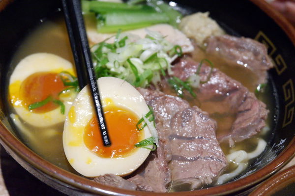 【台北 忠孝敦化站】麵屋牛一雞骨牛肉麵 @貝大小姐的多元心宇宙