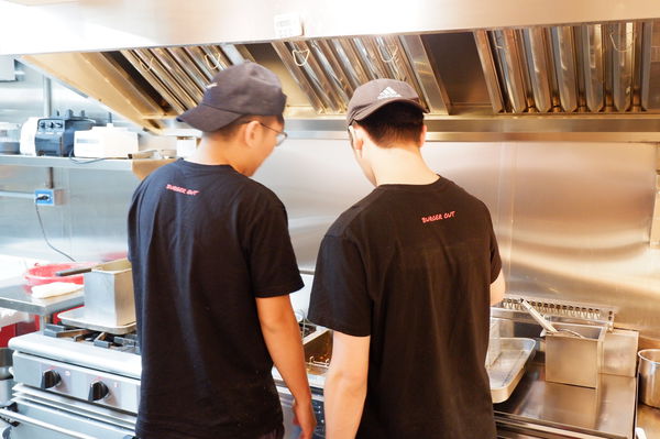 【台北 信義區美式炸雞漢堡推薦】Burgerout @貝大小姐的多元心宇宙