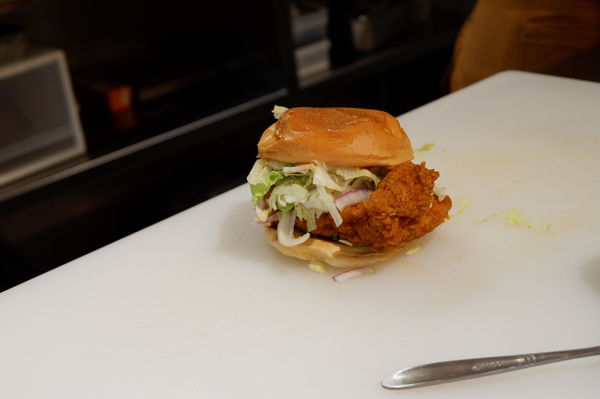 【台北 信義區美式炸雞漢堡推薦】Burgerout @貝大小姐的多元心宇宙