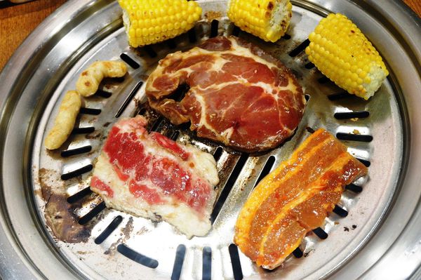 【台中 一中商圈】阿豬媽아줌마韓式烤肉 x 火鍋吃到飽(總店) @貝大小姐的多元心宇宙