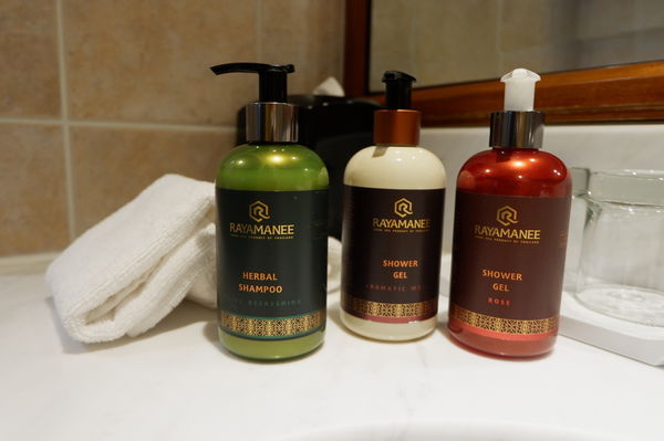 【好物推薦】泰國香氛 RAYAMANEE Shower Gel &#038; Herbal Shampoo @貝大小姐的多元心宇宙